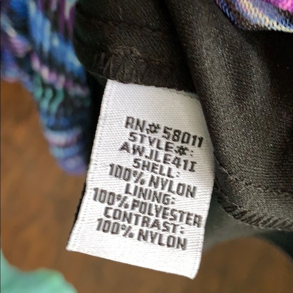 Assortment of clothes - Picture 15 of 16